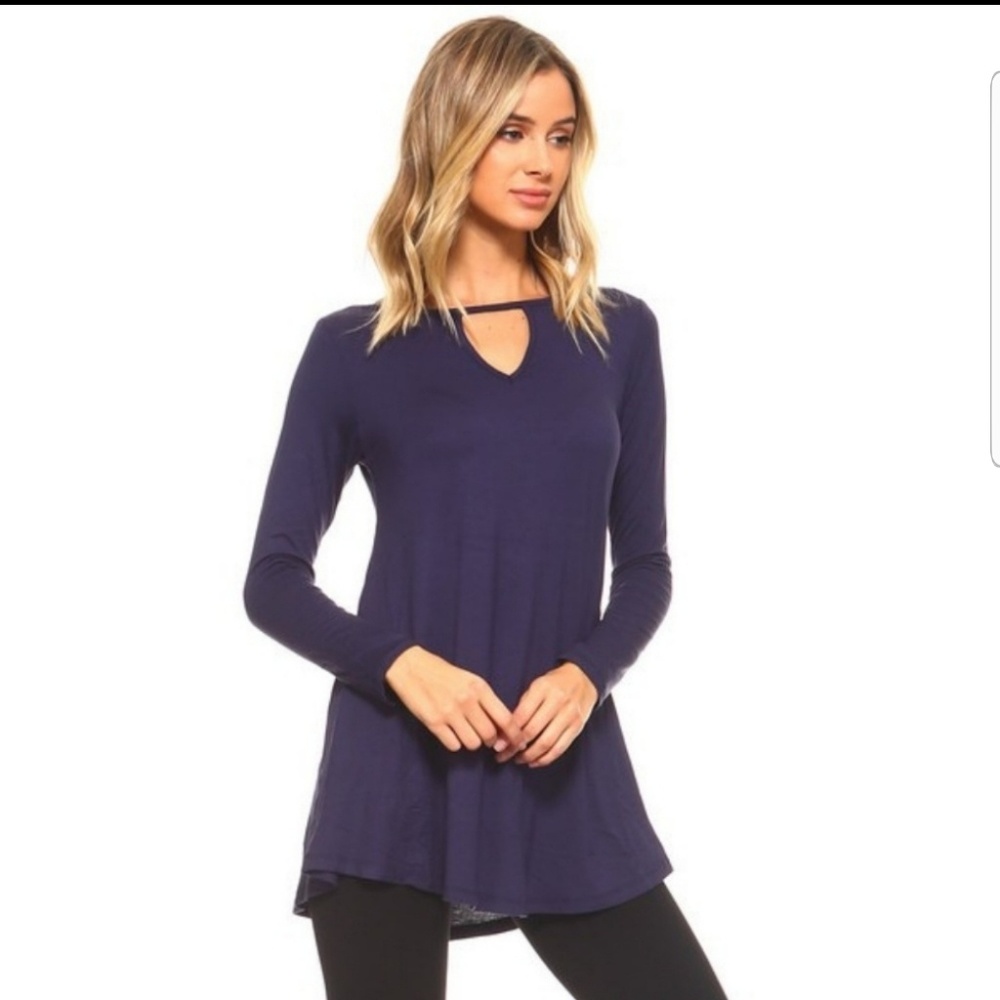Women's Long Sleeve Keyhole Tunic Solid in Navy
